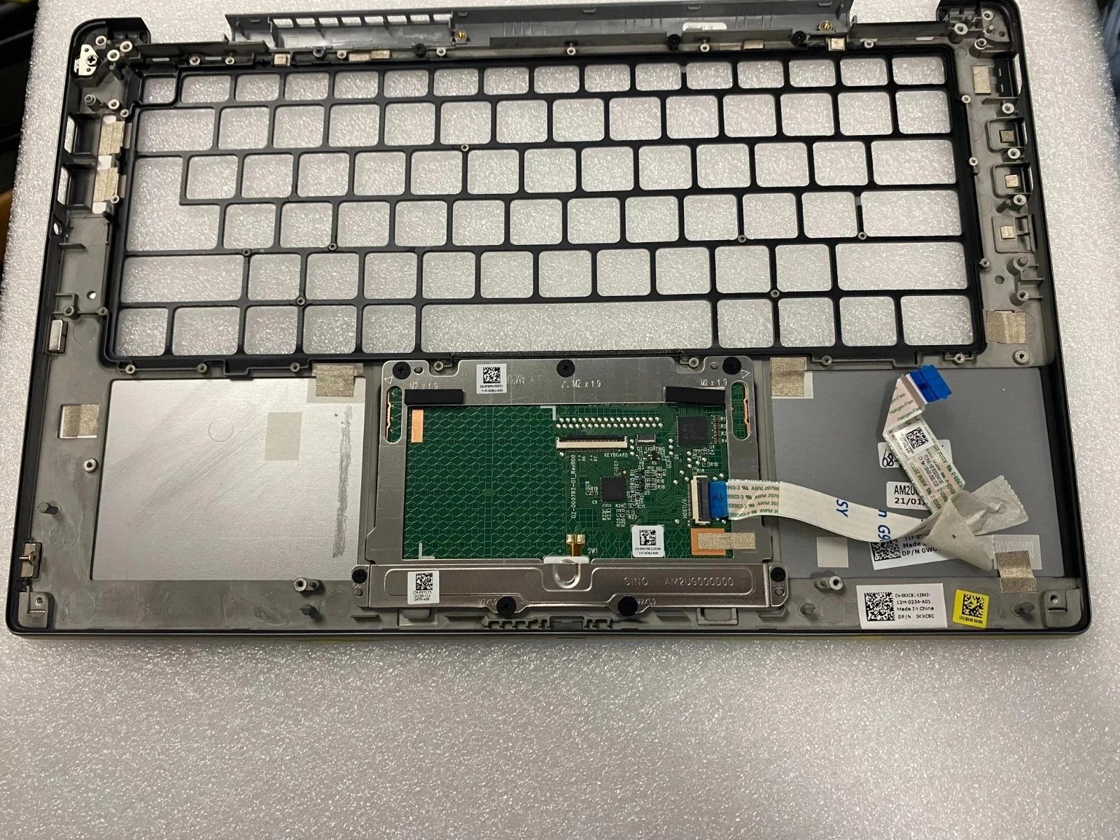 W0WKK 0KXC8C FOR DELL Latitude 7410 Silver C Shell Cover Upper Palmrest W10 - Image 2