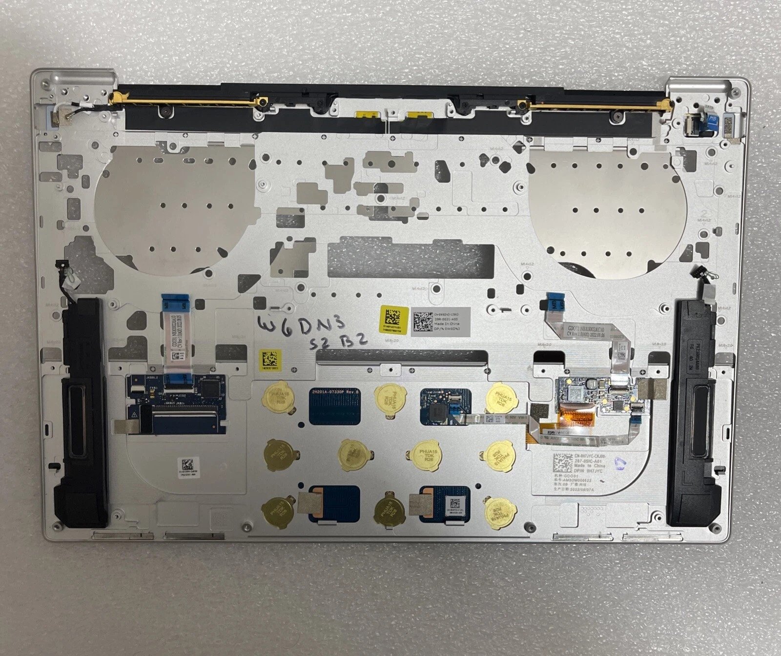 7J5RV Dell XPS 9320 Palmrest Touchpad Keyboard needs screws 7J5RV H7JYC W9 - Image 3