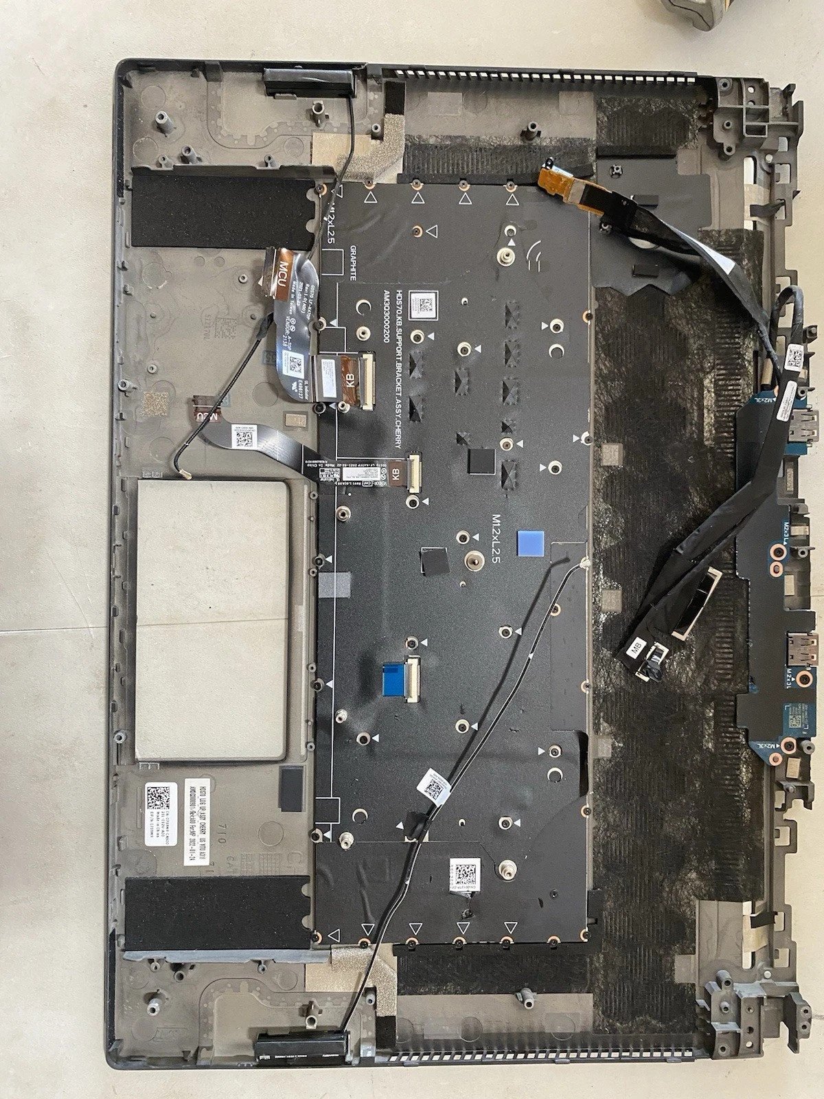 718M9 Dell Alienware X17 R2 Palmrest keyboard US English 0718M9 9x4v4 W9 - Image 2