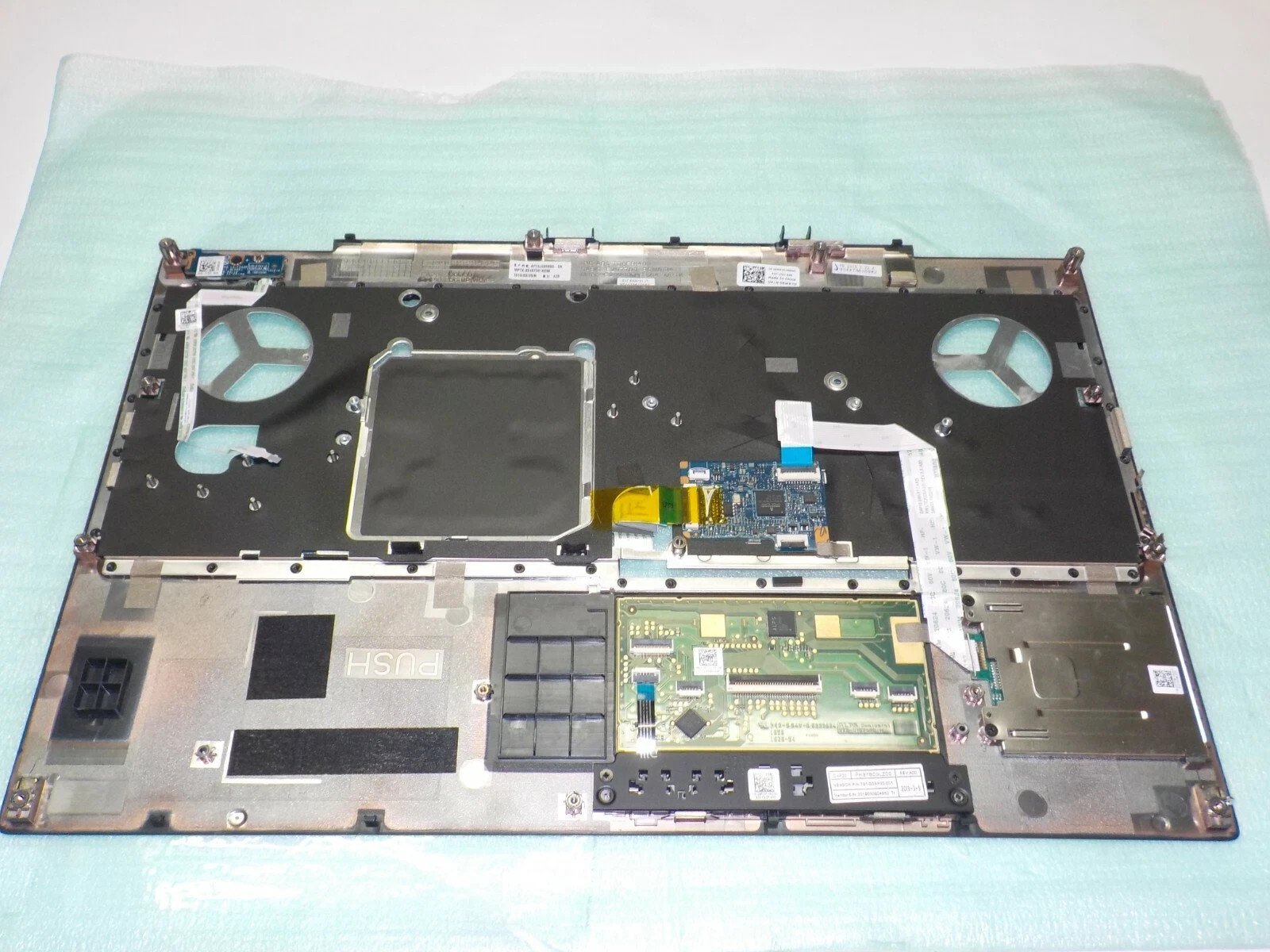 6WR7D Dell Precision 7530 Laptop Black Palmrest Touchpad Assembly 6WR7D W3 - Image 2