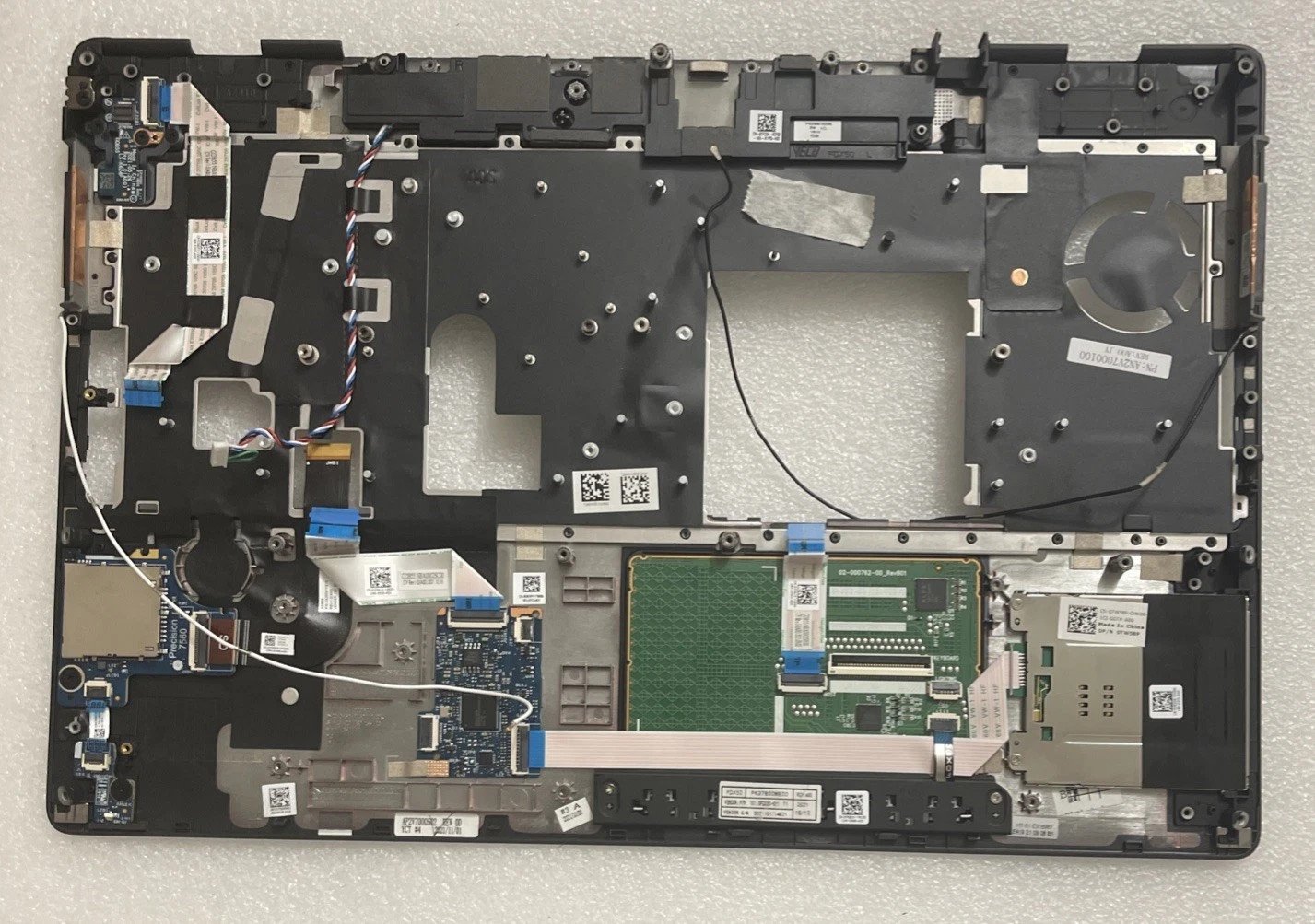 TW58P DELL Precision 7560 Palmrest Touchpad Extras 0F6F47 F6F47 0TW58P W3