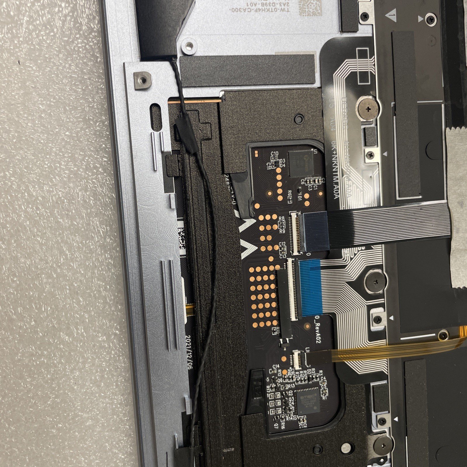 TKH4F DELL XPS 13 LAPTOP KEYBOARD PALMREST TOUCHPAD ASSEMBLY SKY BLUE TKH4F P26 - Image 3