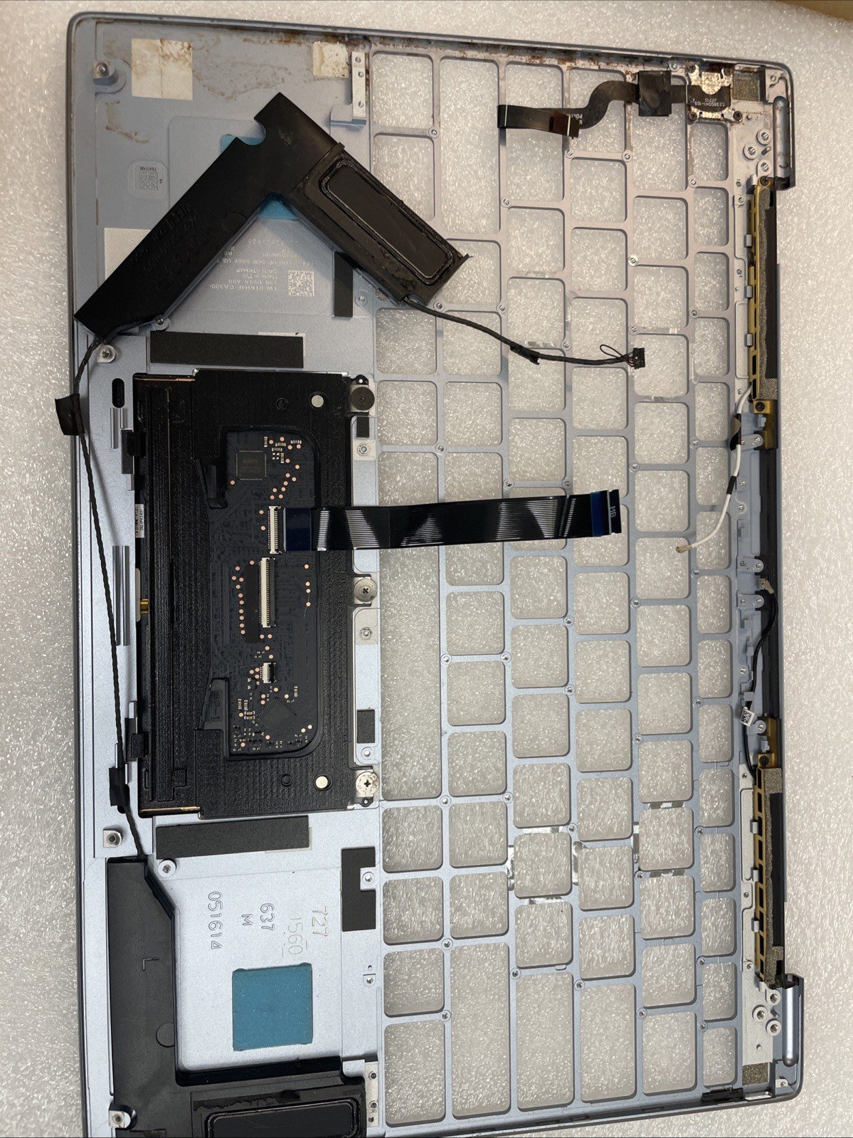 DELL XPS 13 9315 LAPTOP KEYBOARD PALMREST TOUCHPAD ASSEMBLY SKY BLUE TKH4F F P11 - Image 2