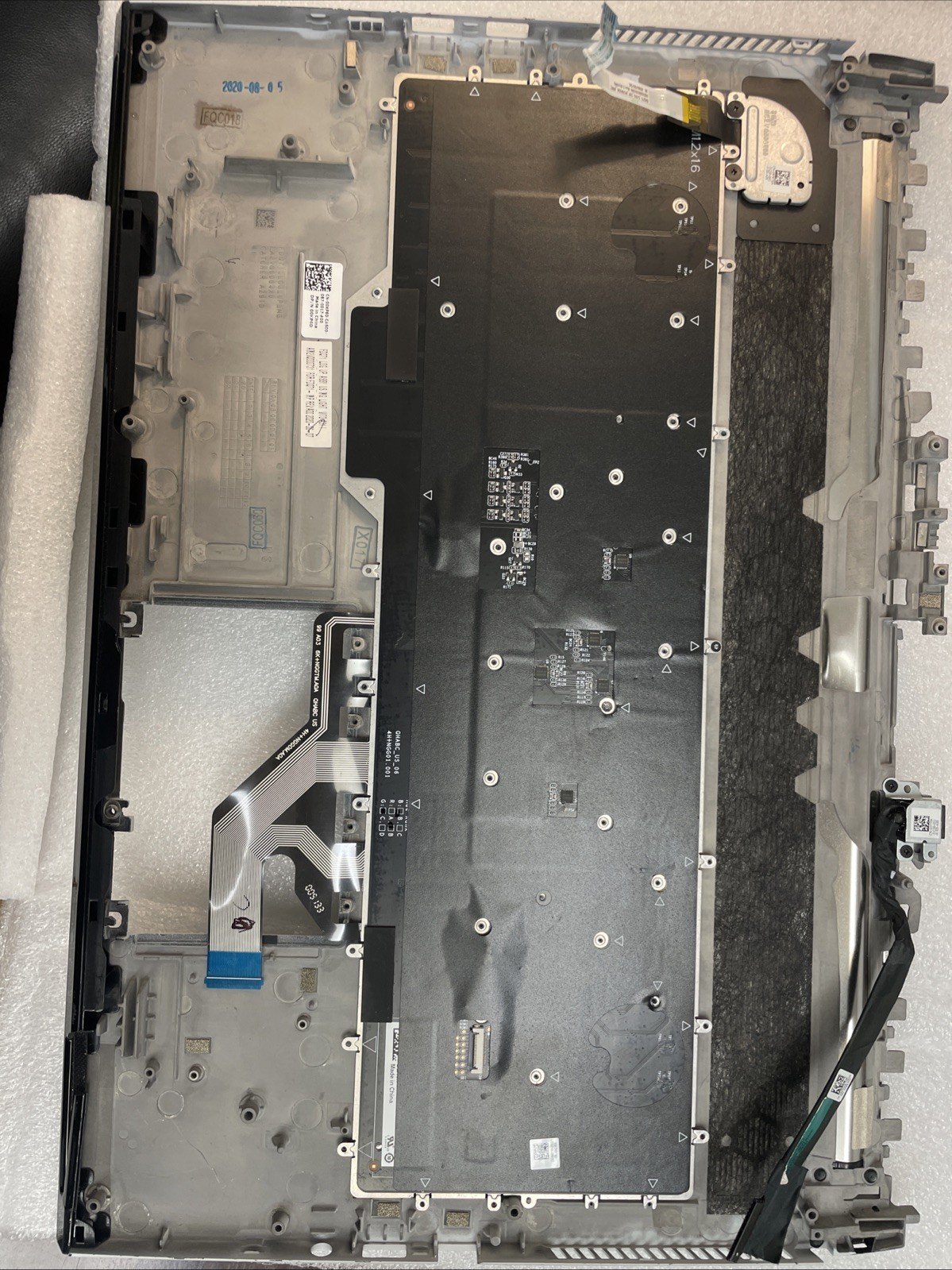 Genuine Dell Alienware M17 R3 Laptop Palmrest US Backlit Keyboard Touchpad 0KP6D - Image 2