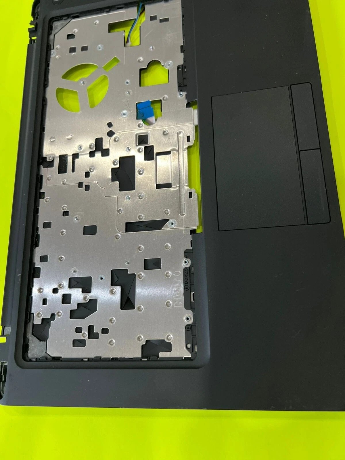 A174S7 Dell Latitude 14" 5491 Genuine Laptop Palmrest w/Touchpad AP1SC000100 W17 - Image 3