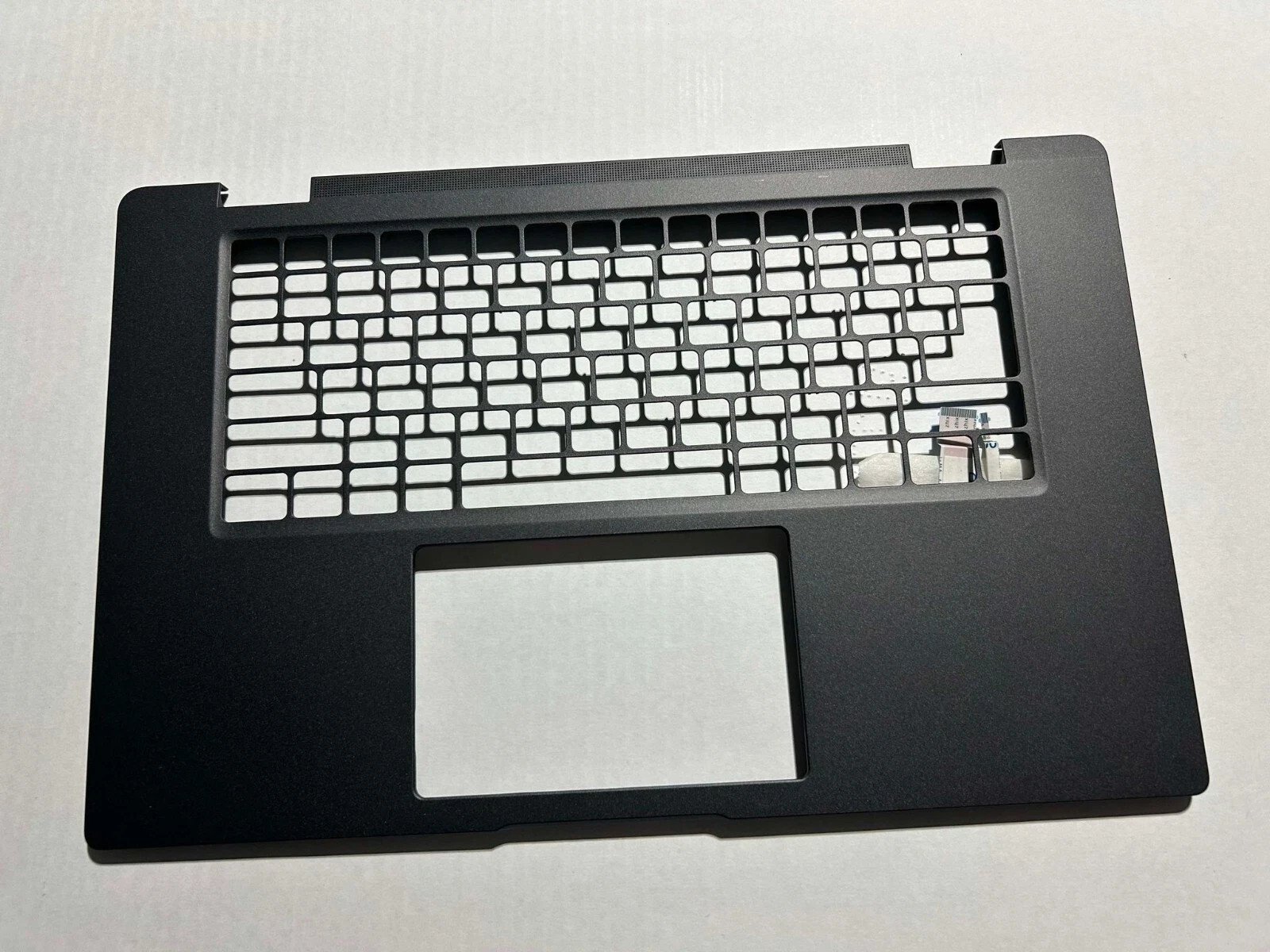 0J1YM6 Dell Latitude 7530 Laptop Palmrest Upper Case Assembly RYFMY 0RYFMY W17