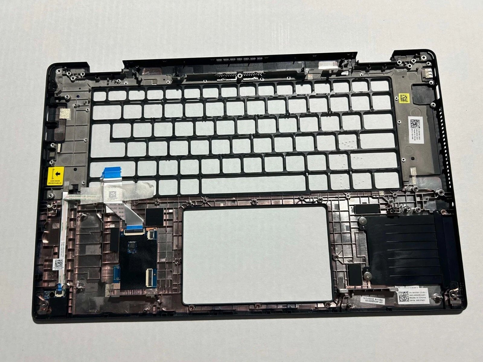 0J1YM6 Dell Latitude 7530 Laptop Palmrest Upper Case Assembly RYFMY 0RYFMY W17 - Image 2