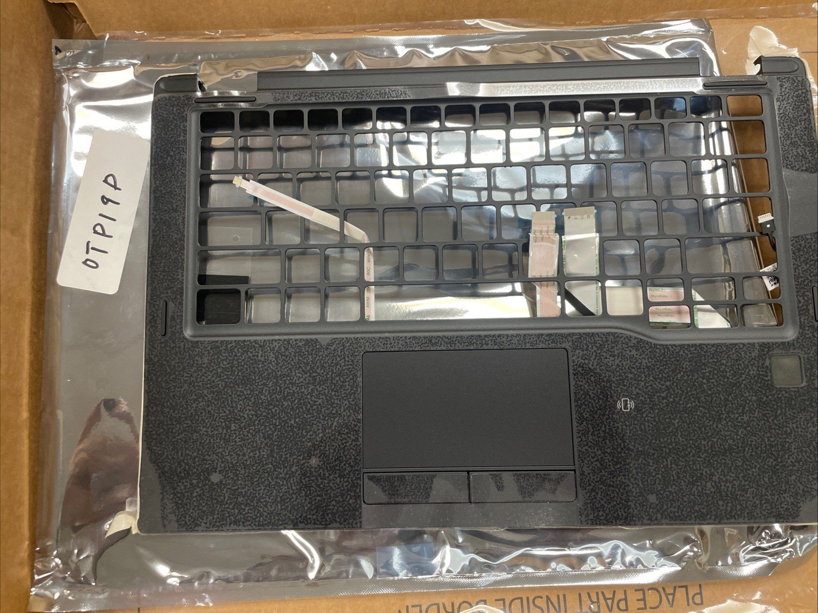 TP19P 0TP19P Dell Genuine Palmrest TouchPad- Keyboard Bezel Latitude 7390 W13