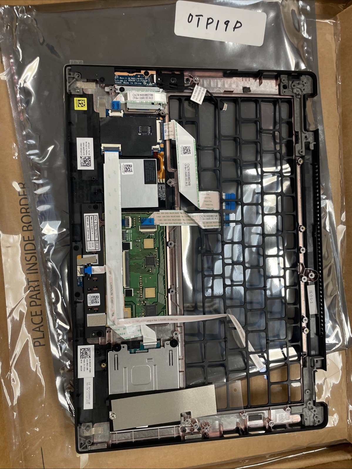 TP19P 0TP19P Dell Genuine Palmrest TouchPad- Keyboard Bezel Latitude 7390 W13 - Image 3