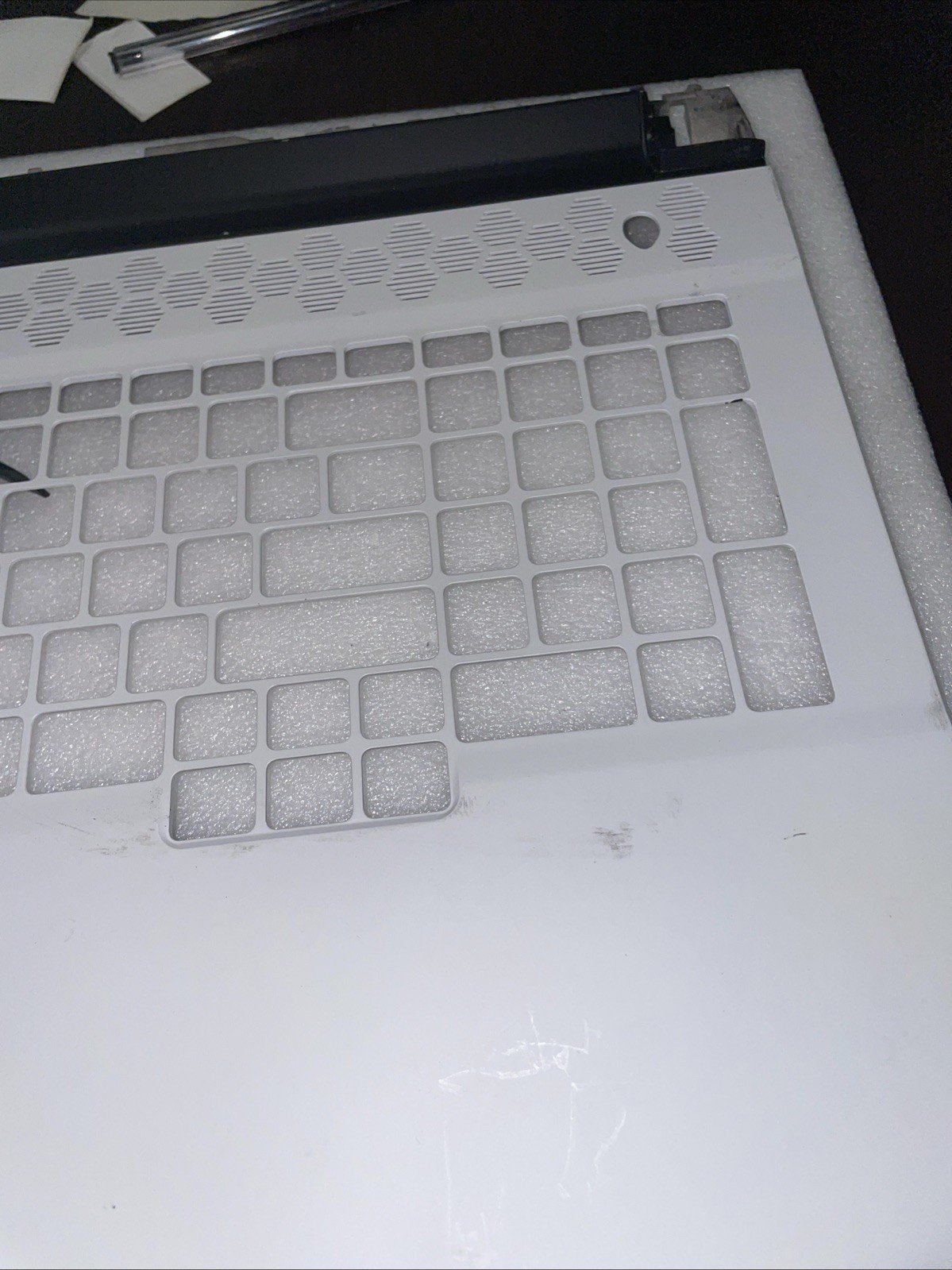 0KP6D Genuine Dell Alienware M17 R3 Laptop Palmrest Touchpad 00KP6D W20 - Image 2