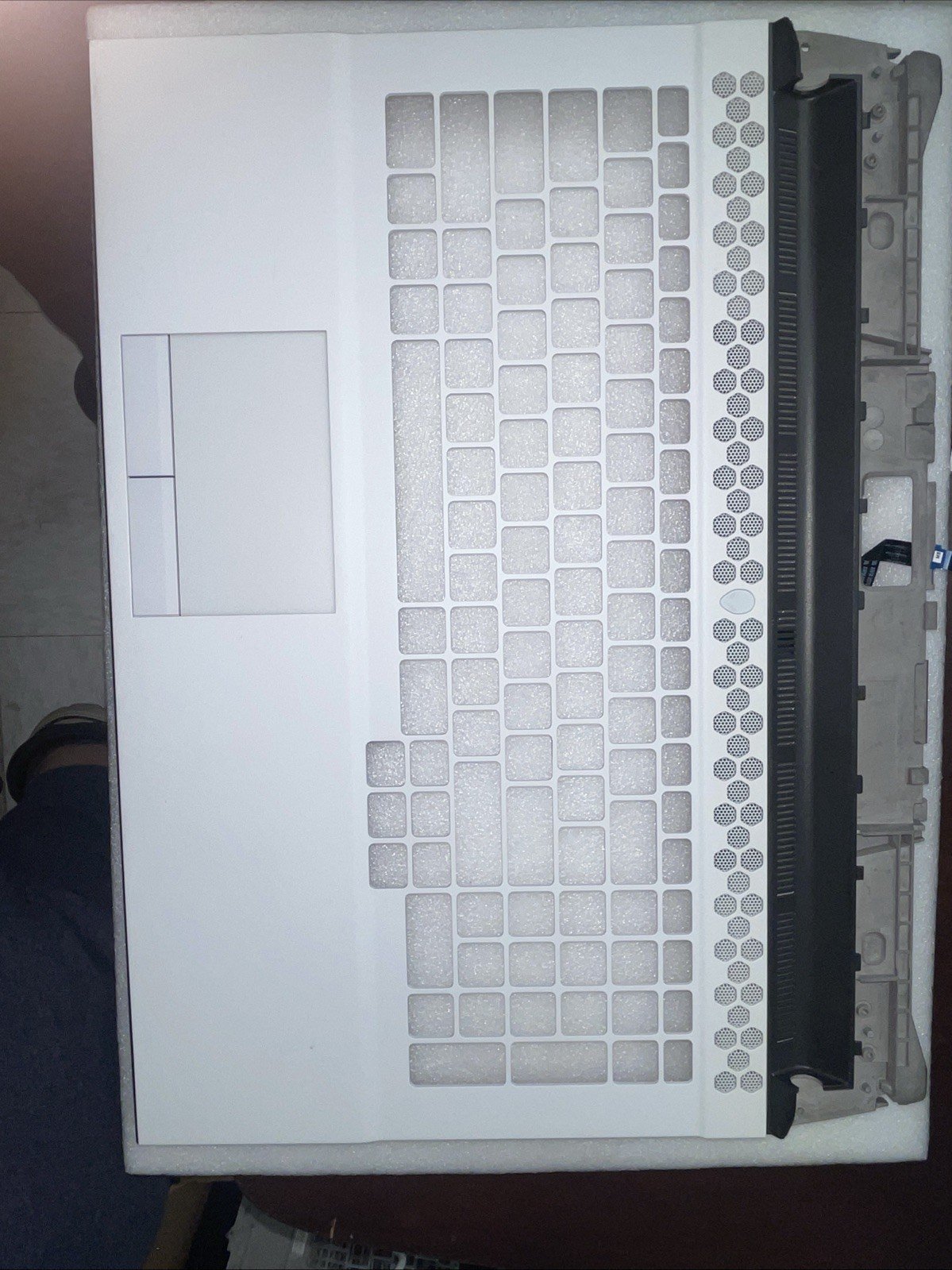 04XD4 Genuine DELL Alienware M15 R2 White Laptop Upper Case Palmrest W20 - Image 5